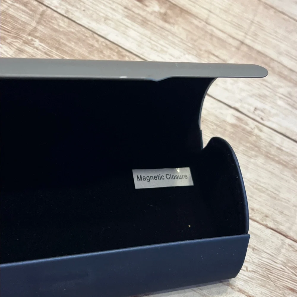 Loup Charmant elegant eyeglass